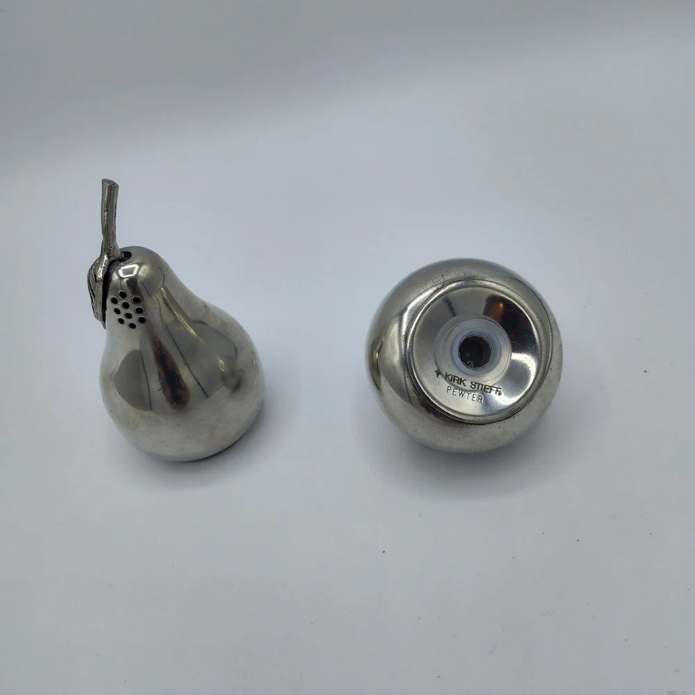 Vintage Pewter MCM Kirk Stuff Pear And Apple Salt And Pepper Shakers EVC - Picture 2 of 4